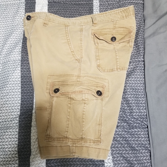 Men's Khaki Aeropostale Cargo Shorts - Picture 6 of 6